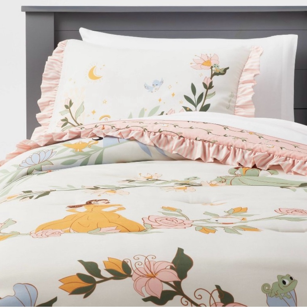 Pillowfort Floral Comforter Set - Pink and White